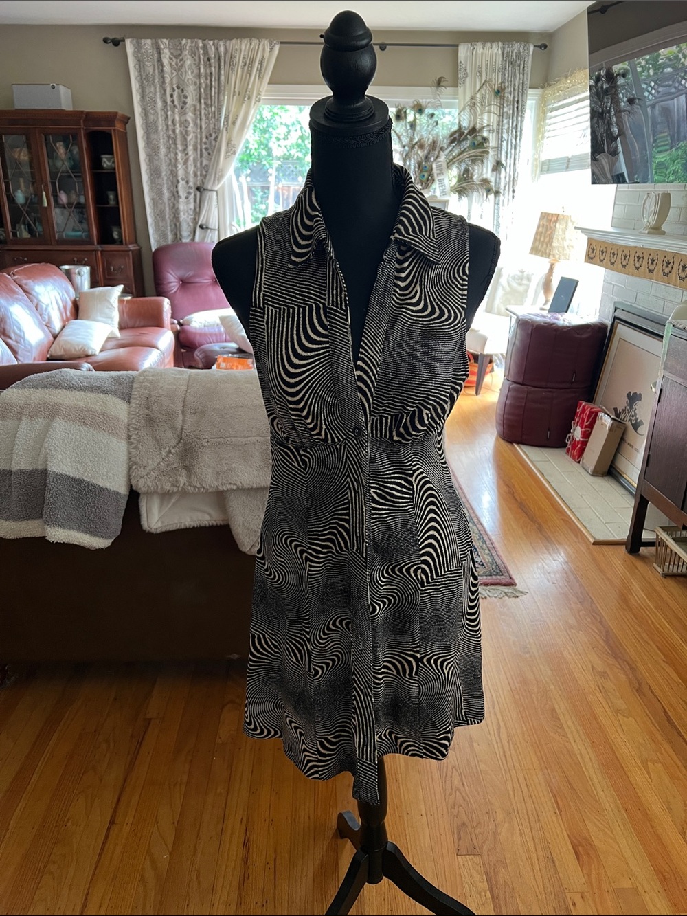 Black & Beige Swirl Optical Print Shirt Dress Buttons